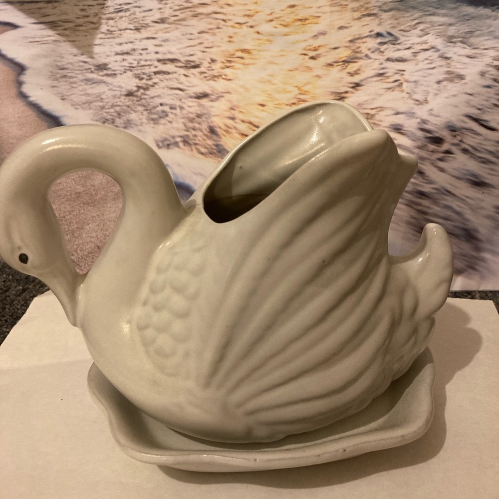 Vintage swan planter